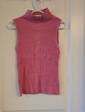 Sleeveless Ribbed Turtleneck Tank with Center Cable and Studs - Pink